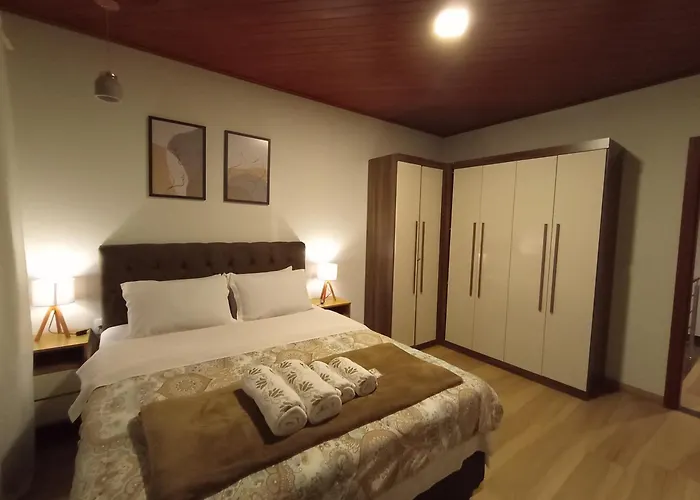 Casa Em Pedra Azul